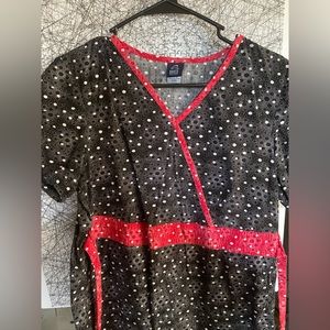 Medium scrub top